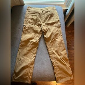 Eddie Bauer Tan Cargo Pants Classic Straight-Leg